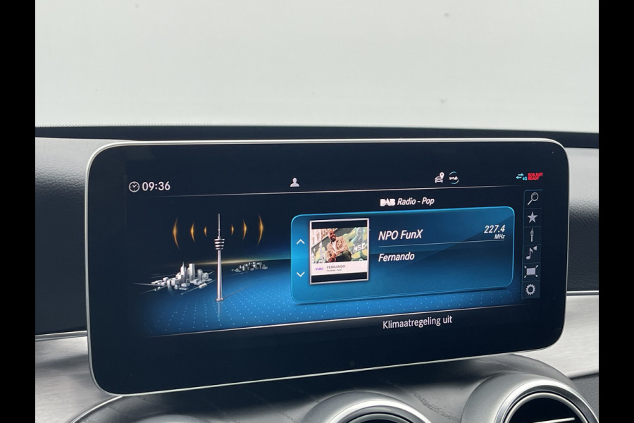 Mercedes-Benz C-Klasse Estate 300 e Business Solution AMG | Trekhaak | Leder | ACC | HUD | MultiBeam LED | Keyless | 18 inch