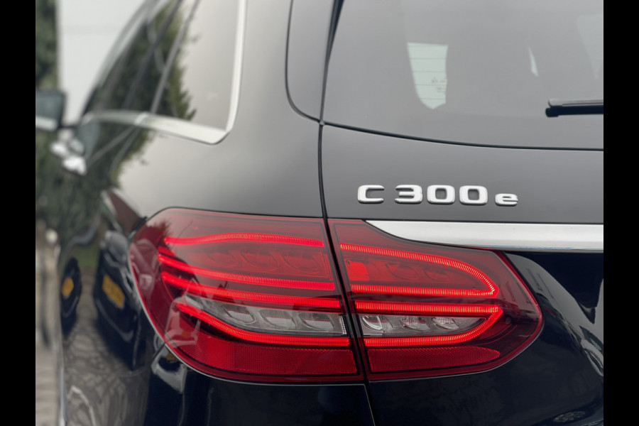 Mercedes-Benz C-Klasse Estate 300 e Business Solution AMG | Trekhaak | Leder | ACC | HUD | MultiBeam LED | Keyless | 18 inch