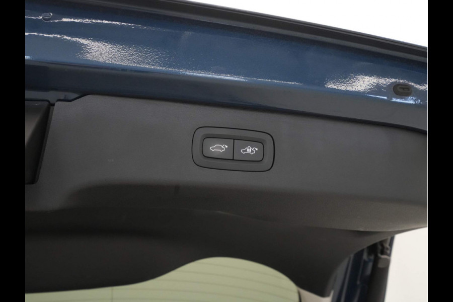 Lynk & Co 01 1.5 Hybride Panorama Camera Stoelverwarming Side Assist Keyless 201