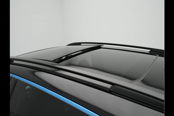 Lynk & Co 01 1.5 Hybride Panorama Camera Stoelverwarming Side Assist Keyless 201