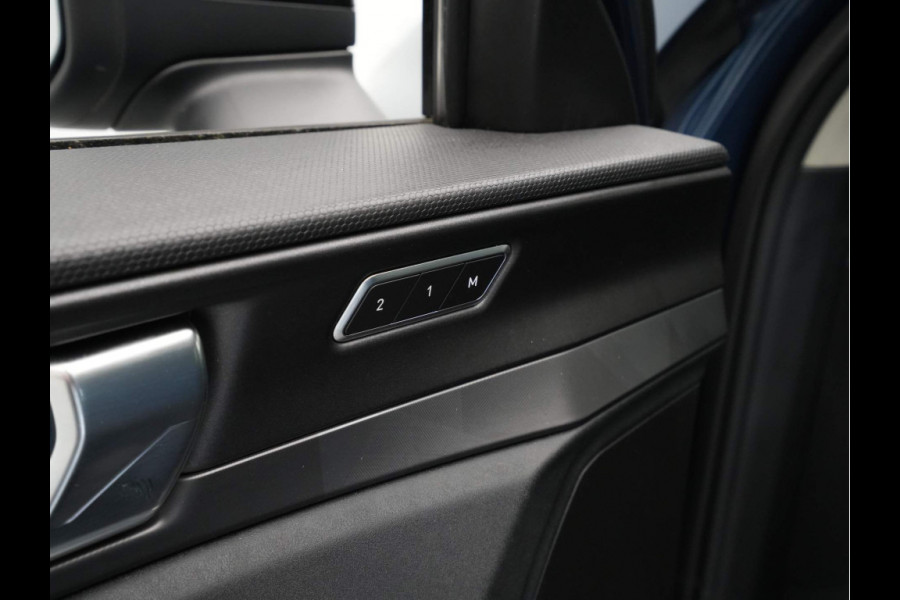 Lynk & Co 01 1.5 Hybride Panorama Camera Stoelverwarming Side Assist Keyless 201