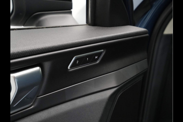 Lynk & Co 01 1.5 Hybride Panorama Camera Stoelverwarming Side Assist Keyless 201