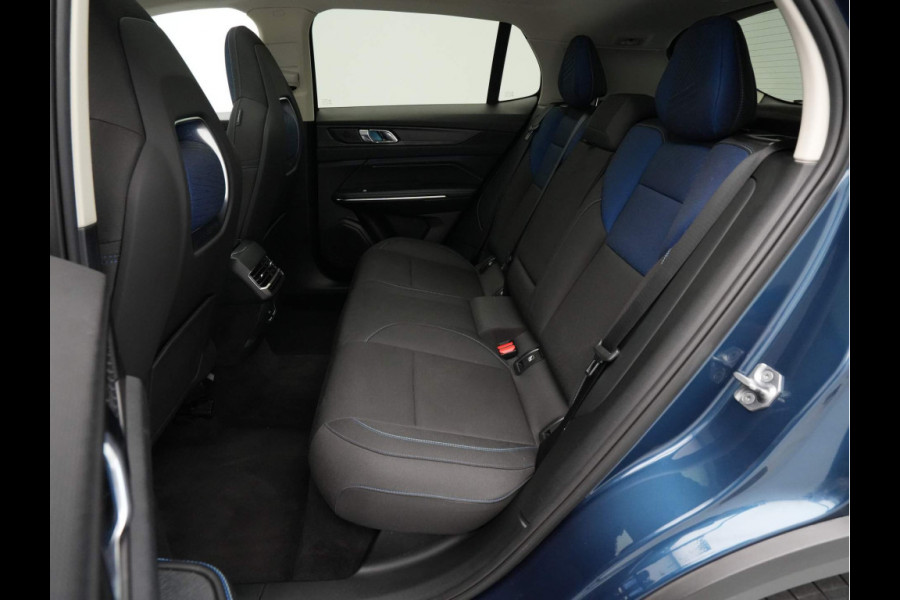 Lynk & Co 01 1.5 Hybride Panorama Camera Stoelverwarming Side Assist Keyless 201