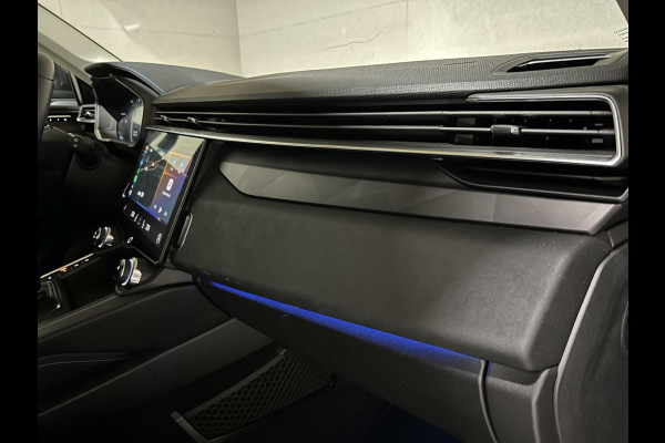 Lynk & Co 01 1.5 Plug-in Black Edition Sfeerver. Pano NAP