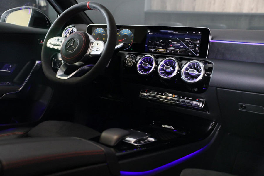 Mercedes-Benz A-Klasse 200 AMG 45 Look / Aut / 163 Pk / Navi / Camera / Cruise Control / F1 Flippers / Open Panoramadak / Led / 20