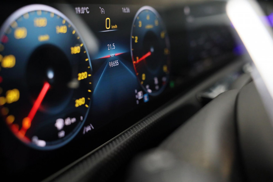 Mercedes-Benz A-Klasse 200 AMG 45 Look / Aut / 163 Pk / Navi / Camera / Cruise Control / F1 Flippers / Open Panoramadak / Led / 20