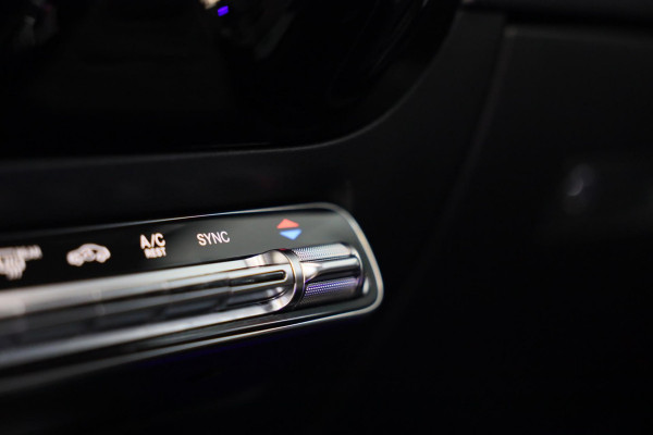 Mercedes-Benz A-Klasse 200 AMG 45 Look / Aut / 163 Pk / Navi / Camera / Cruise Control / F1 Flippers / Open Panoramadak / Led / 20