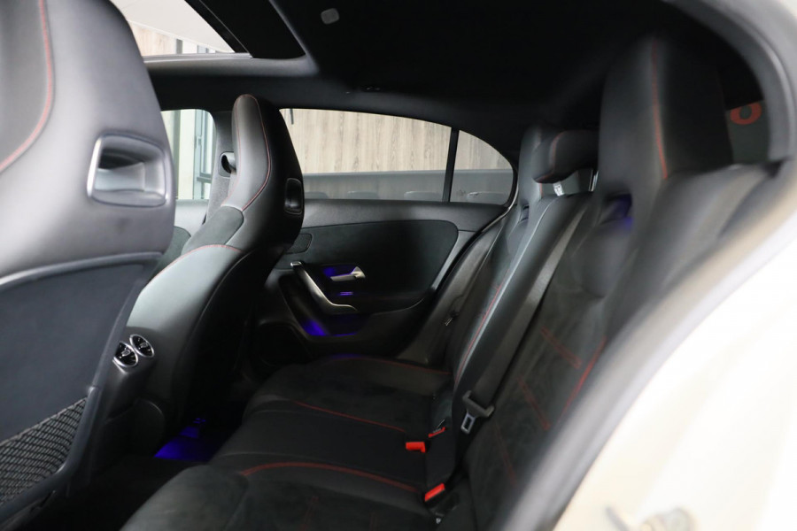Mercedes-Benz A-Klasse 200 AMG 45 Look / Aut / 163 Pk / Navi / Camera / Cruise Control / F1 Flippers / Open Panoramadak / Led / 20