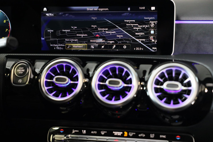 Mercedes-Benz A-Klasse 200 AMG 45 Look / Aut / 163 Pk / Navi / Camera / Cruise Control / F1 Flippers / Open Panoramadak / Led / 20