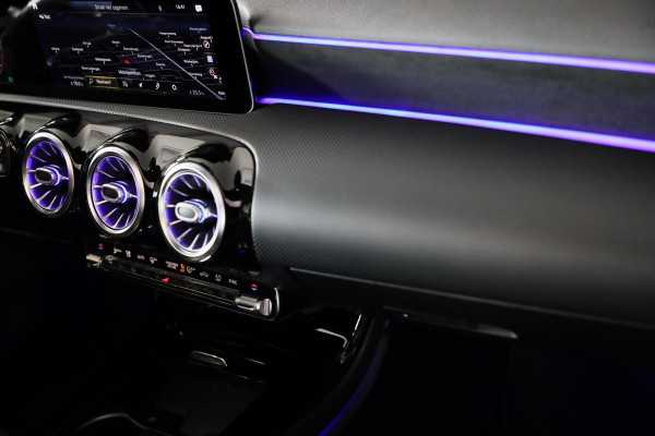 Mercedes-Benz A-Klasse 200 AMG 45 Look / Aut / 163 Pk / Navi / Camera / Cruise Control / F1 Flippers / Open Panoramadak / Led / 20