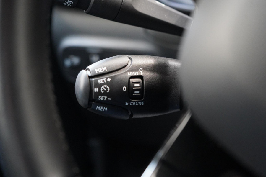 Citroën C3 1.2 PureTech S&S 110pk Shine | Navigatie | Achteruitrijcamera | Climate control | Cruise control