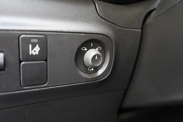 Citroën C3 1.2 PureTech S&S 110pk Shine | Navigatie | Achteruitrijcamera | Climate control | Cruise control