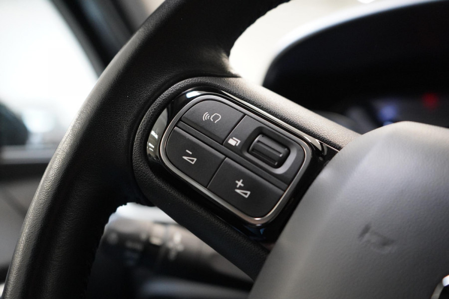 Citroën C3 1.2 PureTech S&S 110pk Shine | Navigatie | Achteruitrijcamera | Climate control | Cruise control