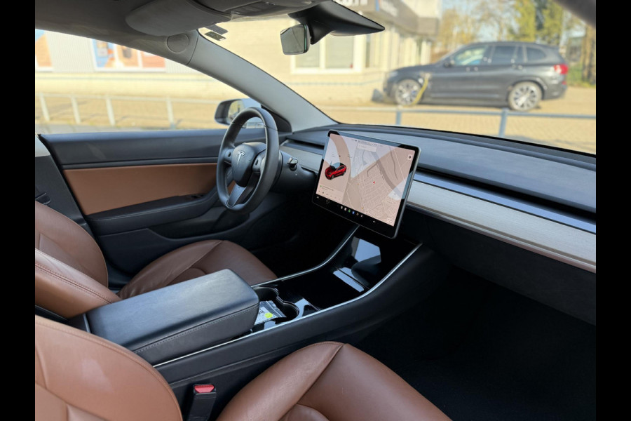 Tesla Model 3 Long Range AWD Dual | Autopilot | Panorama | Bruin Leer |