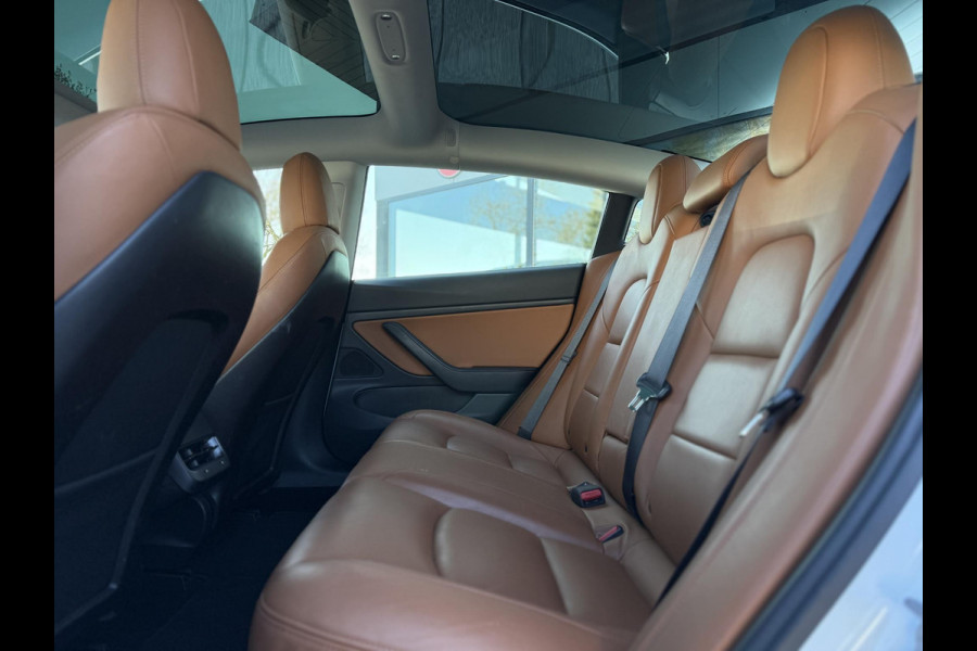 Tesla Model 3 Long Range AWD Dual | Autopilot | Panorama | Bruin Leer |
