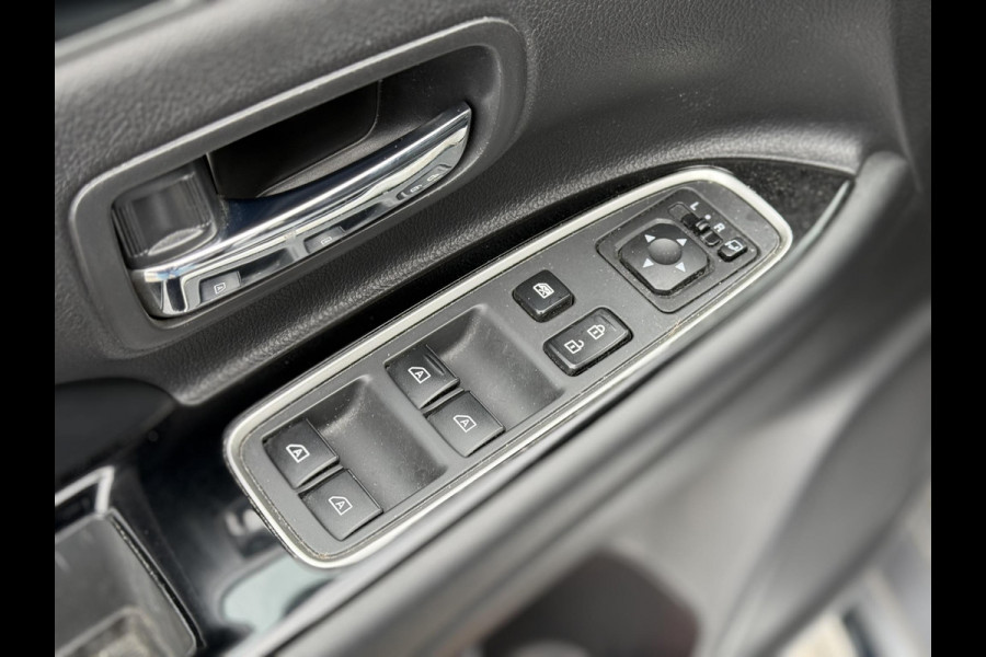 Mitsubishi Outlander 2.4 PHEV Intense+ | Panorama | Apple Carplay | Trekhaak |