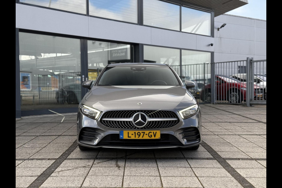 Mercedes-Benz A-Klasse 180 Aut. AMG | Camera | Sfeer | Apple Carplay |