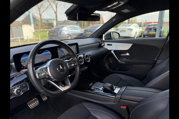 Mercedes-Benz A-Klasse 180 Aut. AMG | Camera | Sfeer | Apple Carplay |