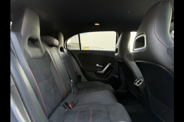 Mercedes-Benz A-Klasse 180 Aut. AMG | Camera | Sfeer | Apple Carplay |