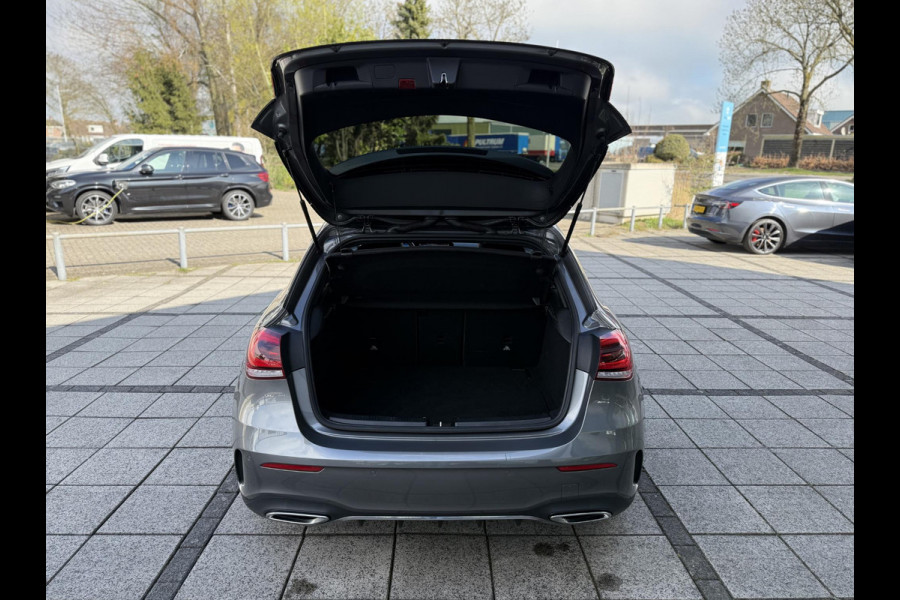 Mercedes-Benz A-Klasse 180 Aut. AMG | Camera | Sfeer | Apple Carplay |