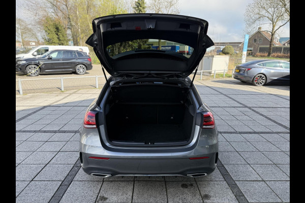 Mercedes-Benz A-Klasse 180 Aut. AMG | Camera | Sfeer | Apple Carplay |