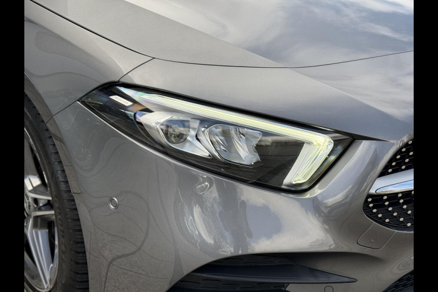 Mercedes-Benz A-Klasse 180 Aut. AMG | Camera | Sfeer | Apple Carplay |