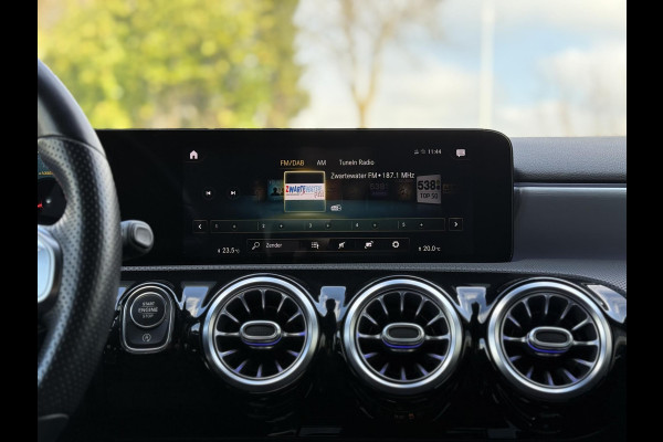 Mercedes-Benz A-Klasse 180 Aut. AMG | Camera | Sfeer | Apple Carplay |