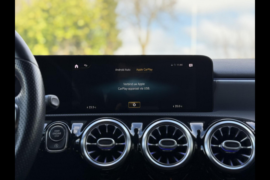 Mercedes-Benz A-Klasse 180 Aut. AMG | Camera | Sfeer | Apple Carplay |