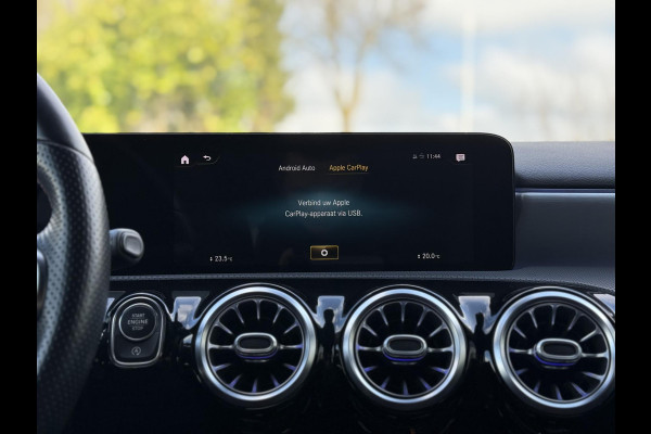 Mercedes-Benz A-Klasse 180 Aut. AMG | Camera | Sfeer | Apple Carplay |