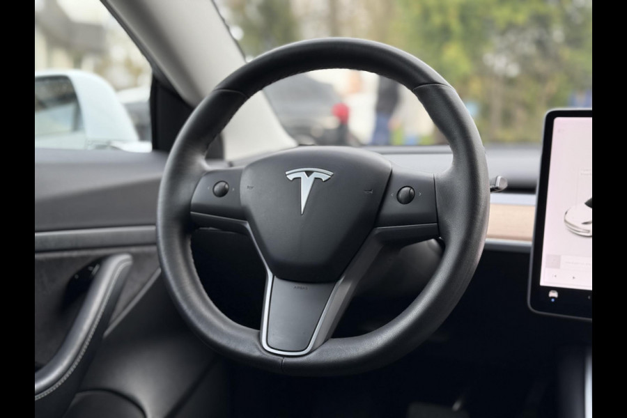Tesla Model 3 Range Plus | Autopilot | Panorama | Leder | Navi | Camera