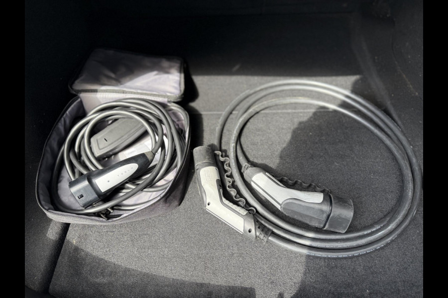 Tesla Model 3 Long Range AWD Dual | Autopilot | Panorama | Leder |