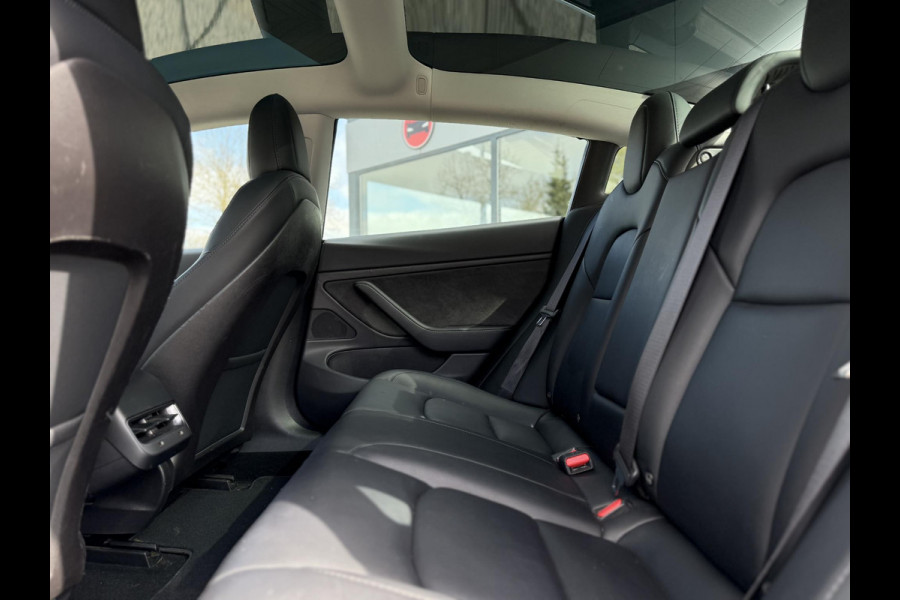 Tesla Model 3 Long Range AWD Dual | Autopilot | Panorama | Leder |