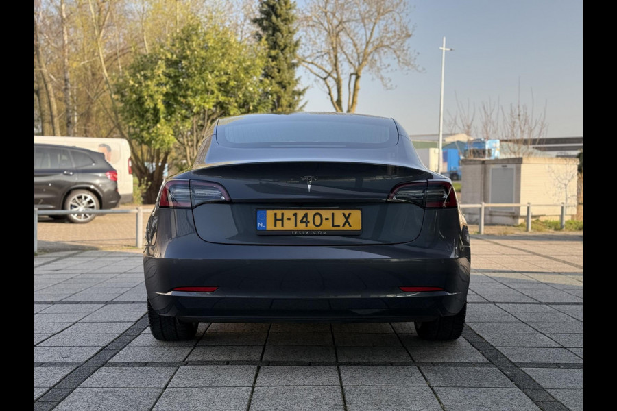 Tesla Model 3 Range Plus RWD | Autopilot | Panorama | Leder |