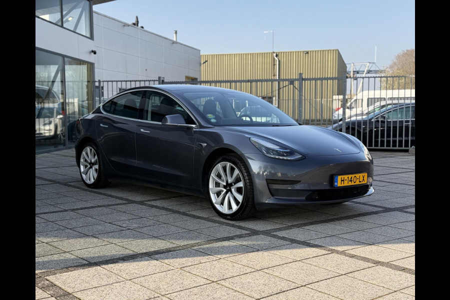 Tesla Model 3 Range Plus RWD | Autopilot | Panorama | Leder |