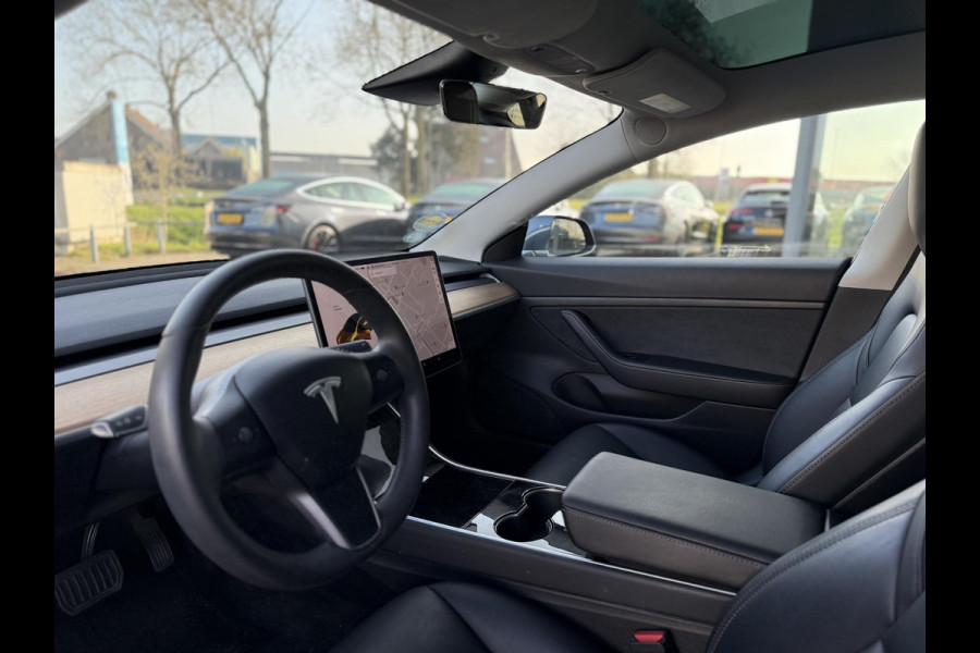 Tesla Model 3 Range Plus RWD | Autopilot | Panorama | Leder |