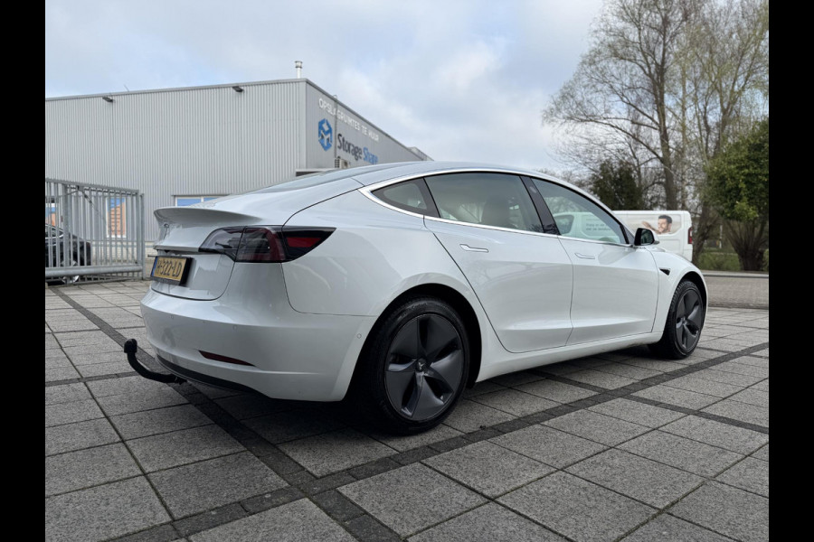 Tesla Model 3 Range Plus | Autopilot | Panorama | Trekhaak | Camera