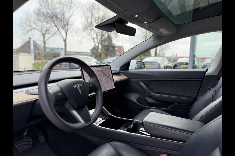 Tesla Model 3 Range Plus | Autopilot | Panorama | Trekhaak | Camera