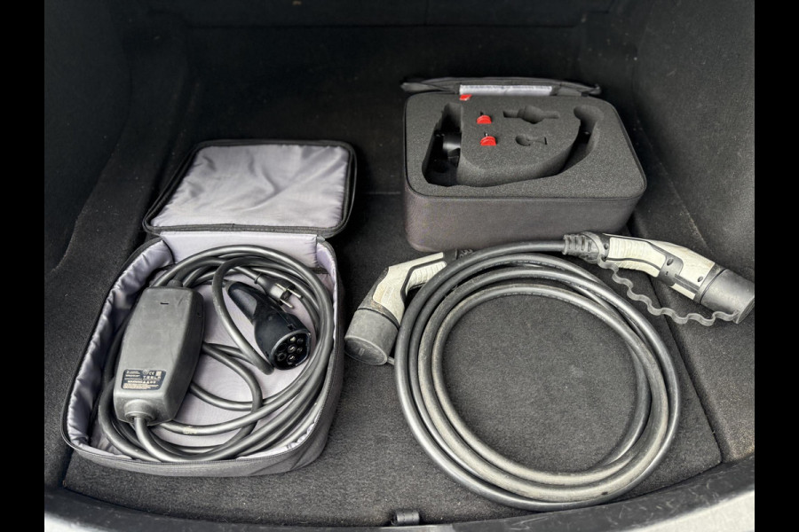 Tesla Model 3 Range Plus | Autopilot | Panorama | Trekhaak | Camera