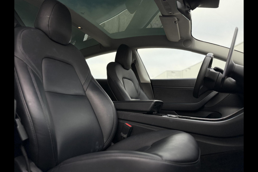 Tesla Model 3 Range Plus | Autopilot | Panorama | Trekhaak | Camera
