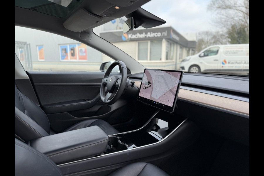 Tesla Model 3 Range Plus | Autopilot | Panorama | Trekhaak | Camera