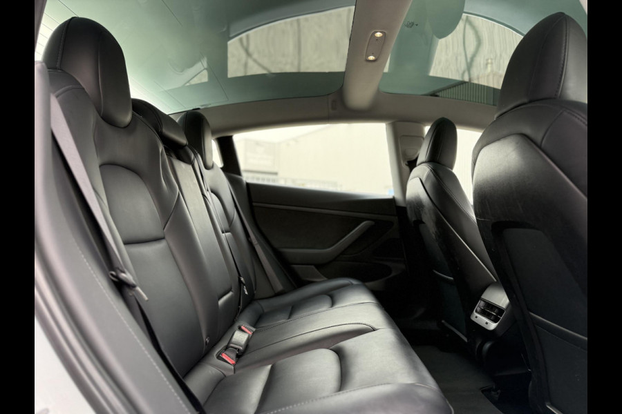 Tesla Model 3 Range Plus | Autopilot | Panorama | Trekhaak | Camera
