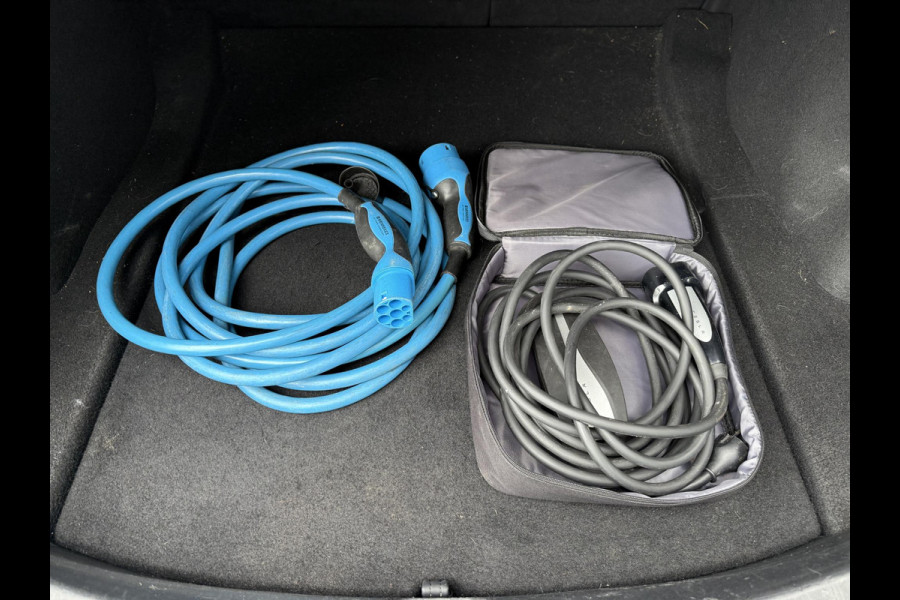 Tesla Model 3 Range Plus RWD | Autopilot | Panorama | Leder |