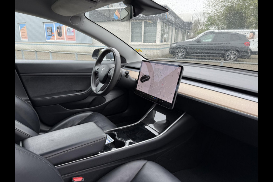 Tesla Model 3 Range Plus RWD | Autopilot | Panorama | Leder |