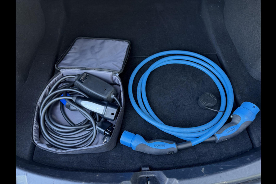 Tesla Model 3 Range Plus RWD | Autopilot | Panorama | Leder |