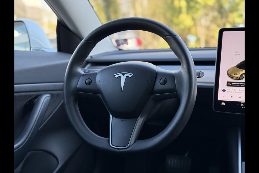 Tesla Model 3 Range Plus RWD | Autopilot | Panorama | Leder |