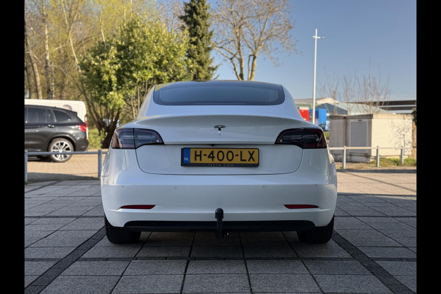Tesla Model 3 Range Plus Autopilot Panorama Trekhaak Leder Navi