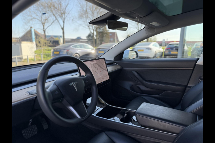 Tesla Model 3 Range Plus Autopilot Panorama Trekhaak Leder Navi