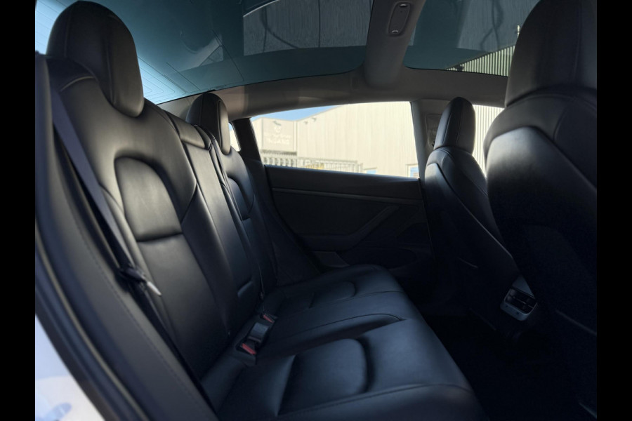 Tesla Model 3 Range Plus Autopilot Panorama Trekhaak Leder Navi