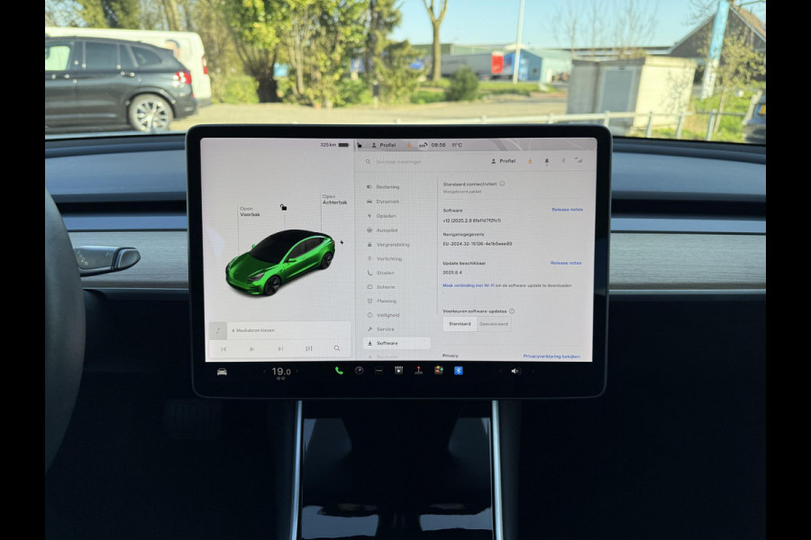 Tesla Model 3 Range Plus Autopilot Panorama Trekhaak Leder Navi