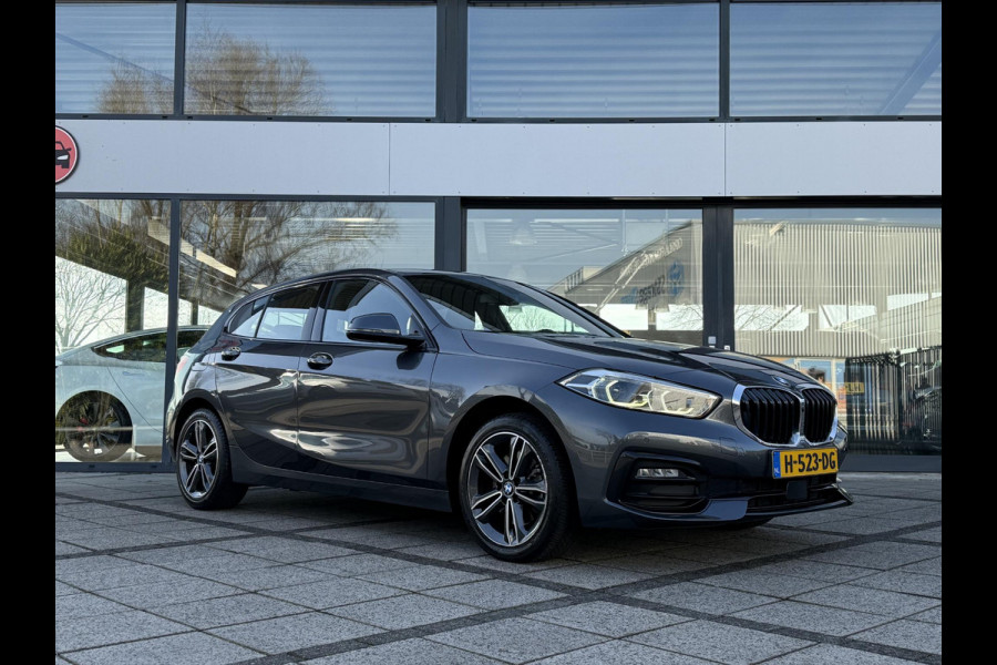 BMW 1-serie 116d Executive Edition | Live Cockpit | Sfeerverlichting | Apple Carplay |